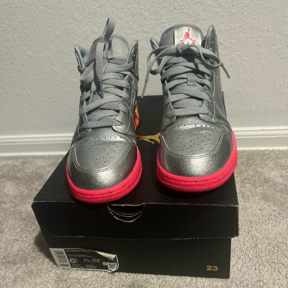 Jordan 1 Mid
